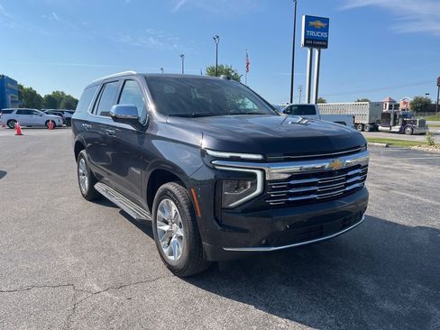 Used 2025 Chevrolet Tahoe Premier AWD/4WD image 2