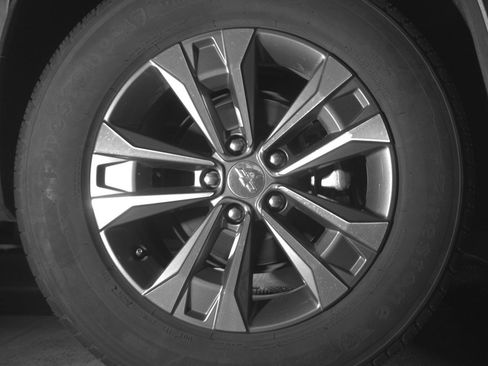 Used 2025 Chevrolet Equinox LT FWD image 15
