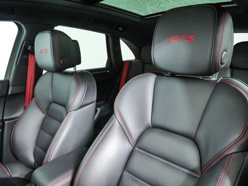 Certified 2022 Porsche Macan GTS AWD/4WD image 5
