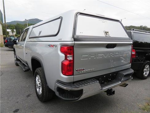 Used 2021 Chevrolet Silverado 2500 LT w/ Convenience Package image 15