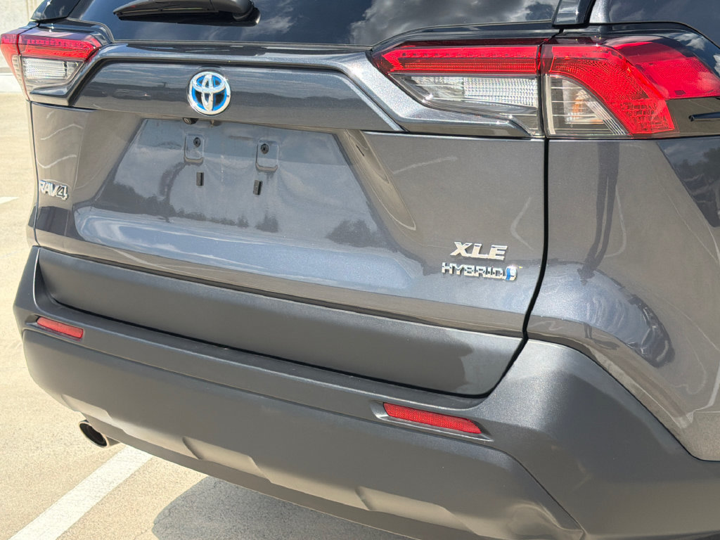 Used 2024 Toyota RAV4 XLE w/ Weather Package AWD/4WD image 5