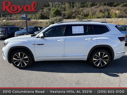 Certified 2025 Volkswagen Atlas SEL Premium R-Line image 8