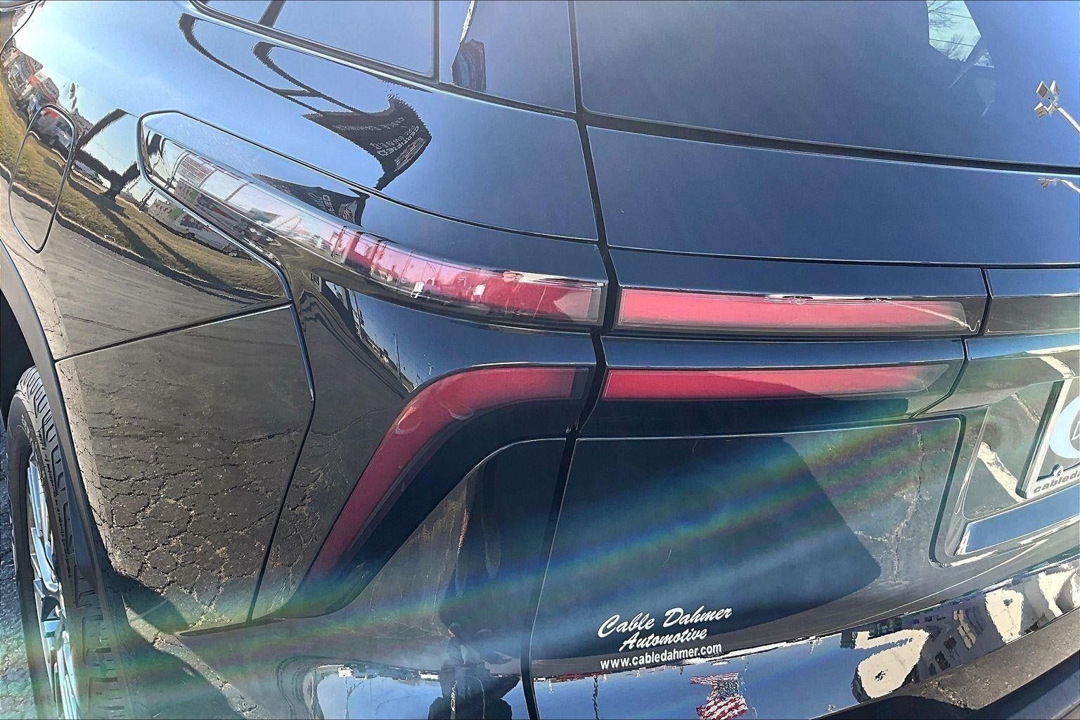 Used 2024 Chevrolet Traverse LT FWD image 27