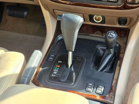 Used 1999 Toyota Land Cruiser image 18