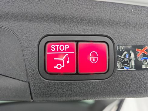 Used 2025 Mercedes-Benz GLE 450 4MATIC image 13