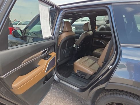 Used 2022 Kia Telluride SX w/ SX Prestige Package AWD/4WD image 41