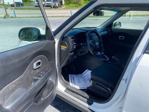 Used 2017 Kia Soul image 10