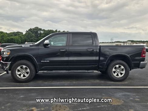 Used 2022 RAM 1500 Laramie AWD/4WD image 3