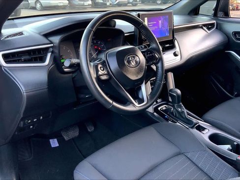 Used 2025 Toyota Corolla Cross AWD Hybrid image 16