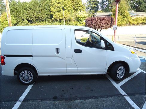 Used 2021 Nissan NV200 SV w/ Back Door Glass Package image 4