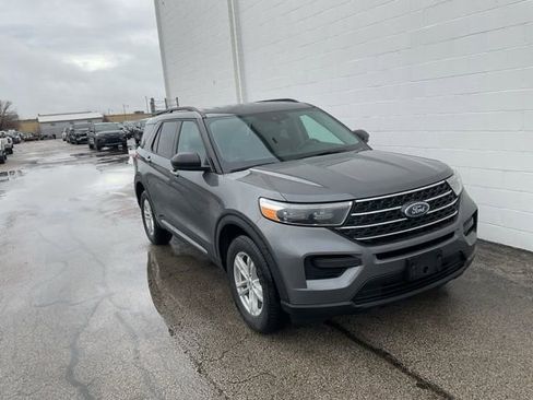 Used 2022 Ford Explorer XLT image 1