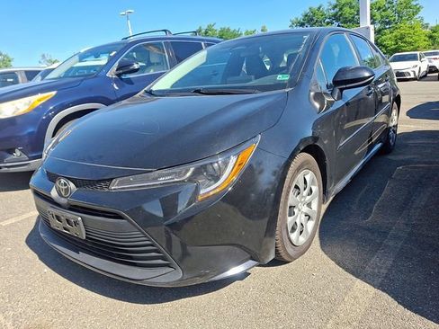 Used 2023 Toyota Corolla LE FWD image 2