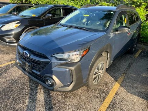 Used 2024 Subaru Outback Premium AWD/4WD image 1