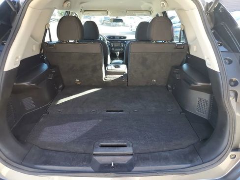 Used 2017 Nissan Rogue SV image 37