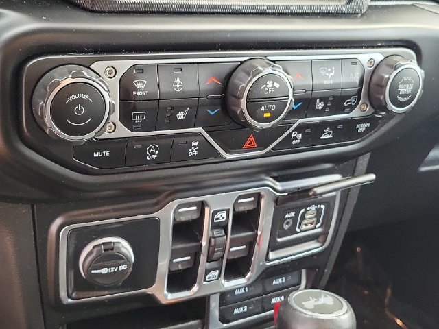 Used 2022 Jeep Wrangler Unlimited Sahara AWD/4WD image 39
