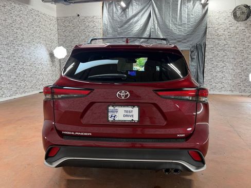 Used 2023 Toyota Highlander XSE FWD image 5