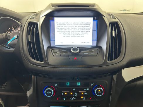 Used 2017 Ford Escape SE w/ Equipment Group 201A AWD/4WD image 19