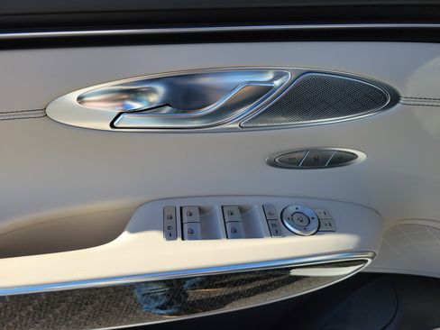 Used 2023 Genesis GV70 3.5T Sport w/ Sport Prestige Package image 18