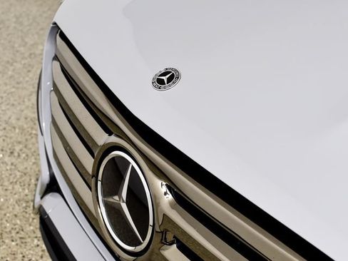 Certified 2025 Mercedes-Benz GLS 580 4MATIC image 8