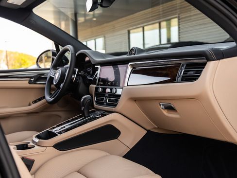 Certified 2026 Porsche Macan S AWD/4WD image 43
