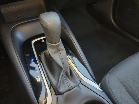 Used 2024 Toyota Corolla LE image 31