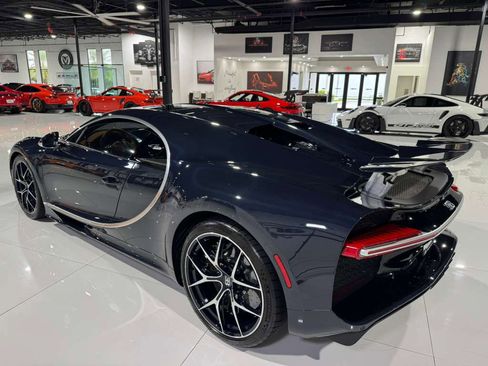 Used 2020 Bugatti Chiron image 5