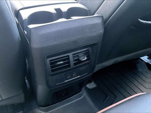 Used 2024 GMC Canyon AT4 w/ Technology Package AWD/4WD image 12