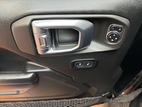 Used 2021 Jeep Wrangler Unlimited Sport AWD/4WD image 23