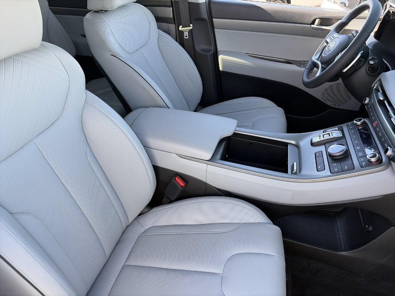 Certified 2025 Hyundai Palisade SEL FWD image 9