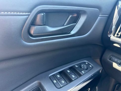 Used 2023 Nissan Pathfinder SV w/ SV Premium Package AWD/4WD image 24