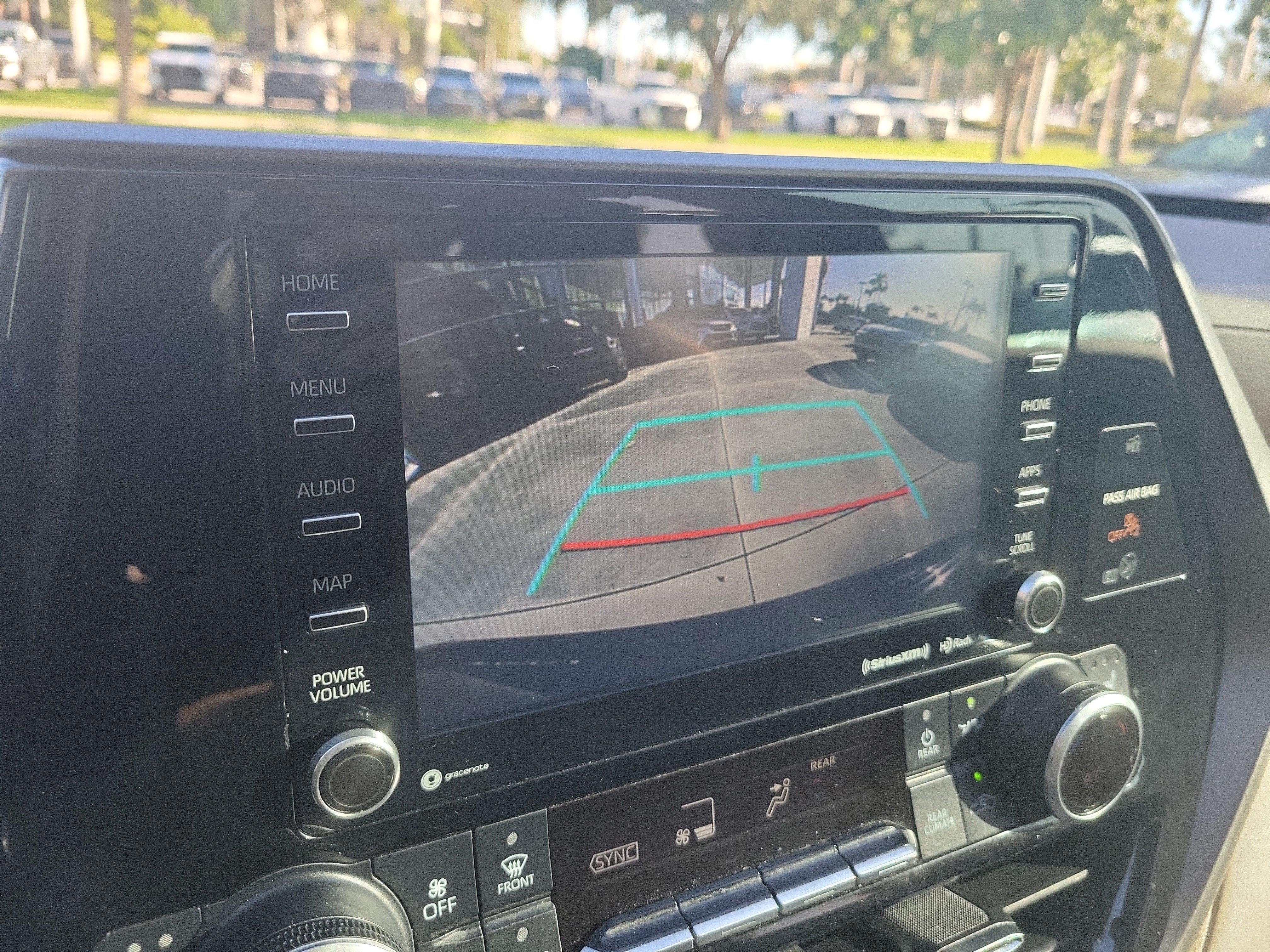 Used 2022 Toyota Highlander XLE FWD image 35