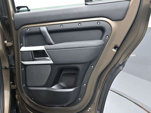 Used 2020 Land Rover Defender 110 SE image 23