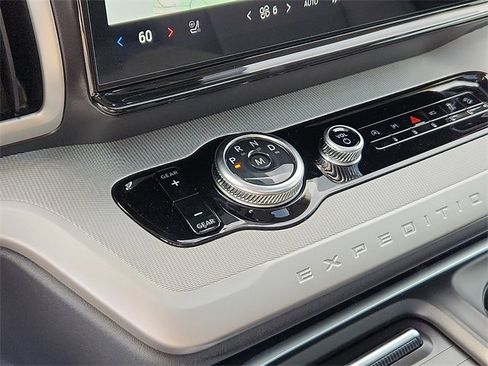 New 2025 Ford Expedition Active image 7