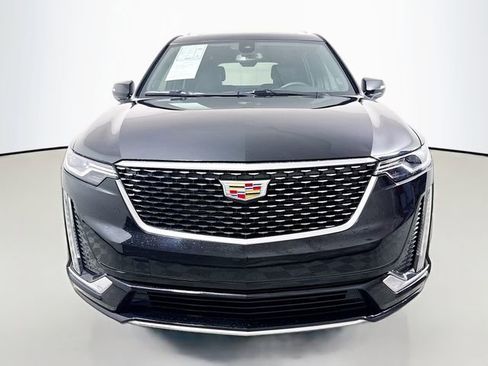 Used 2024 Cadillac XT6 Premium Luxury image 2