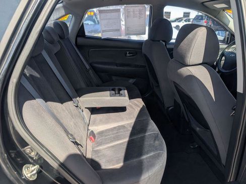Used 2010 Hyundai Elantra SE FWD image 12
