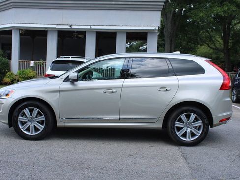 Used 2017 Volvo XC60 T5 Inscription w/ Preferred Option Package FWD image 4