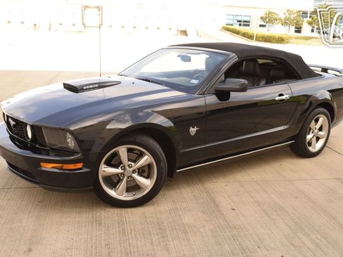 Used 2009 Ford Mustang GT image 36