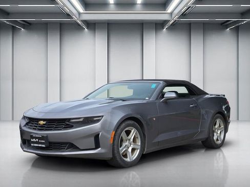 Used 2020 Chevrolet Camaro LT RWD image 8