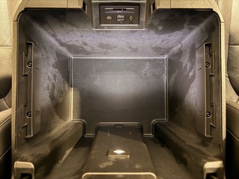 Used 2020 Chevrolet Silverado 1500 LT Trail Boss w/ Midnight Edition image 27