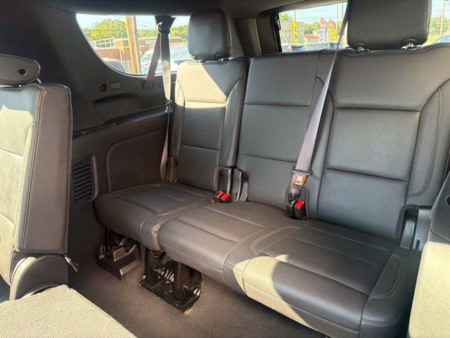 Used 2021 Chevrolet Suburban LT AWD/4WD image 15
