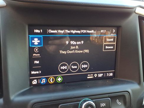 Used 2022 GMC Terrain SLE image 16