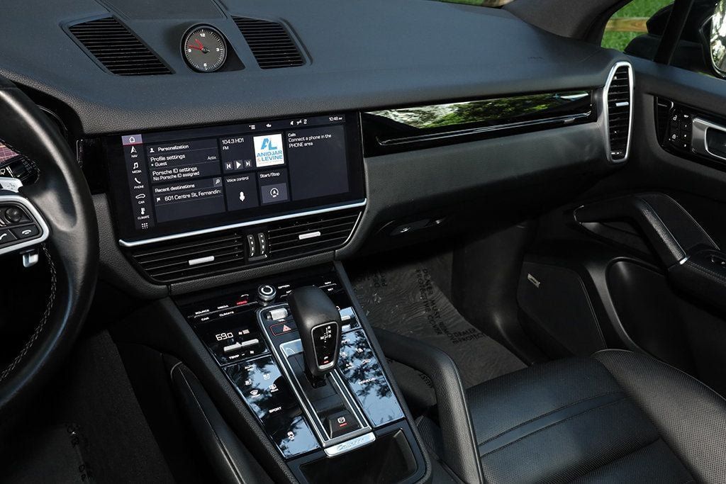Used 2020 Porsche Cayenne AWD/4WD image 40