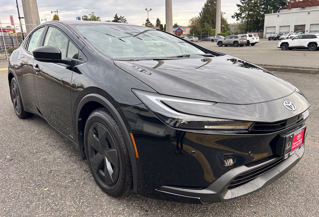 New 2027 Toyota Prius LE AWD/4WD image 3