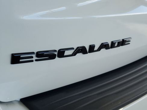 Used 2025 Cadillac Escalade Sport w/ Touring Package AWD/4WD image 6