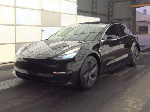 Used 2018 Tesla Model 3 Long Range image 1