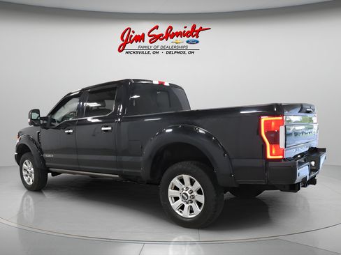 Used 2017 Ford F250 Platinum w/ Platinum Ultimate Package AWD/4WD image 4