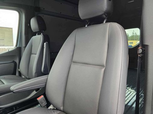 Used 2026 Mercedes-Benz Sprinter 2500 image 21