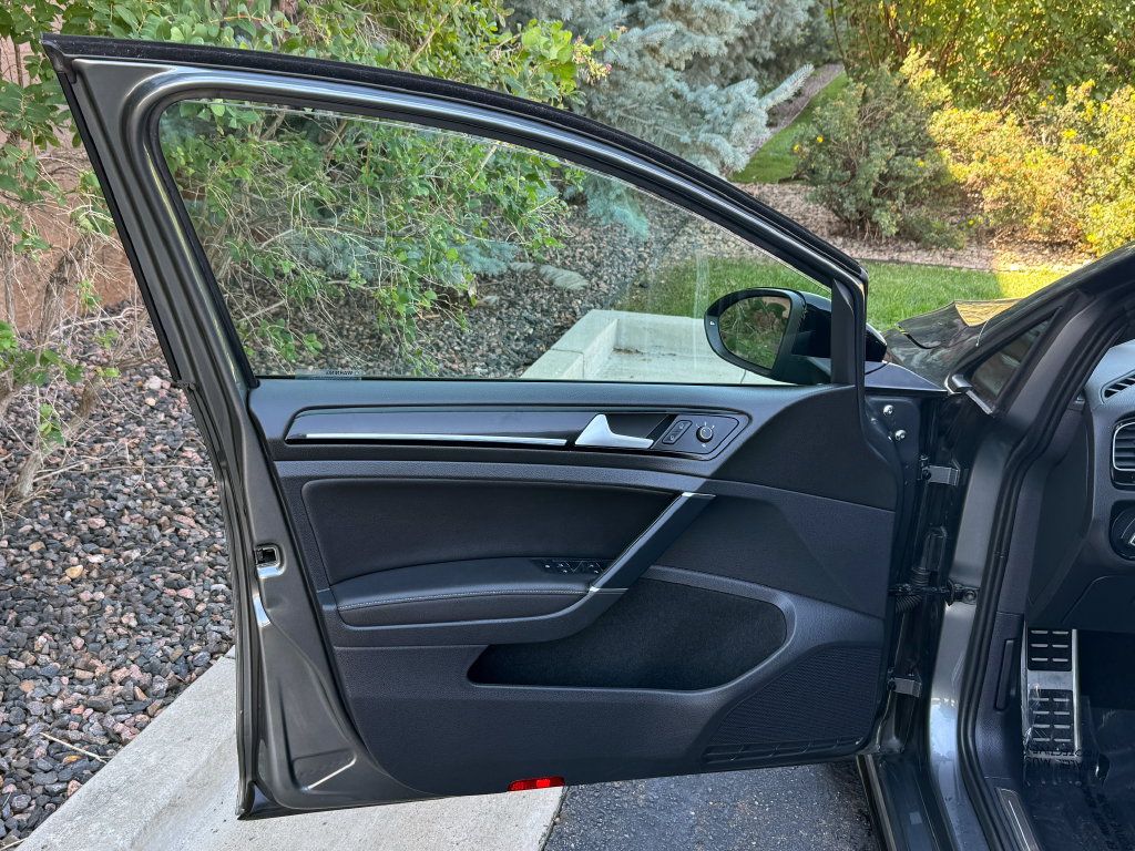Used 2019 Volkswagen Golf R 4-Door AWD/4WD image 16