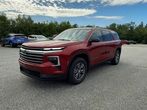 New 2025 Chevrolet Traverse LT w/ Enhanced Driving Package image 4