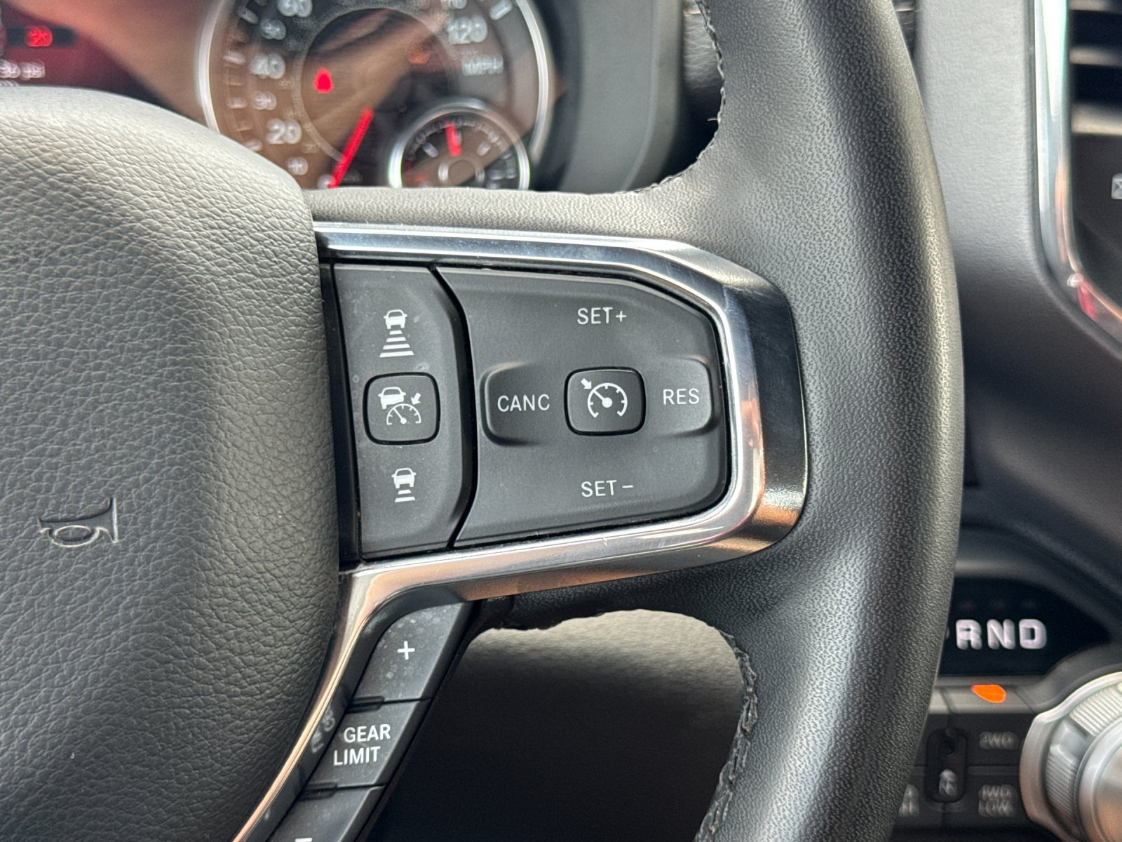 Used 2025 RAM 1500 Laramie AWD/4WD image 29